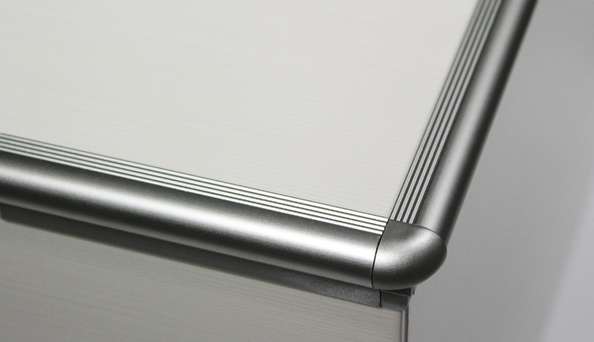Curved aluminium outside step cap, built-in Curved aluminium outside step cap, built-in